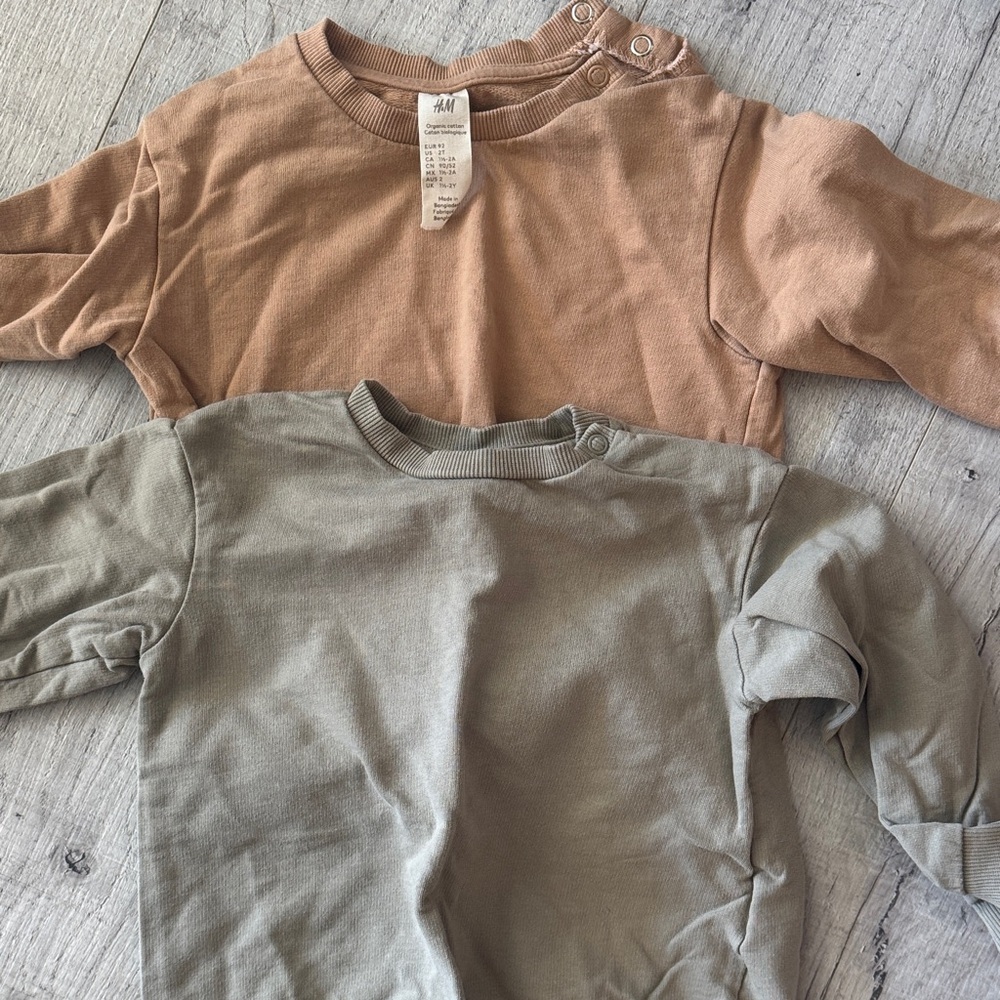 H&M 2T Long-Sleeve sweatshirts- set of 2